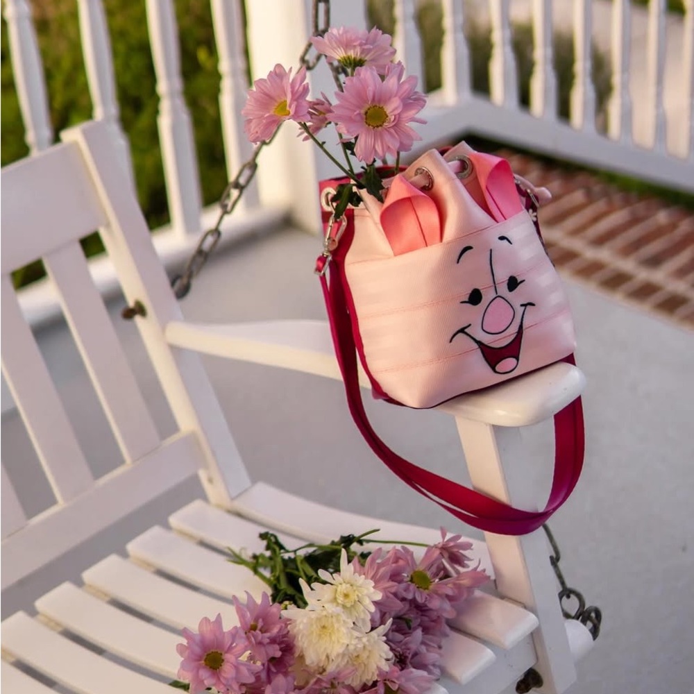 Harvey’s Disney Winnie the Pooh Piglet Bucket Bag - Picture 2 of 16